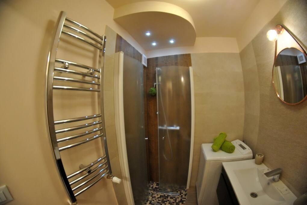 Modern & Central Apartment In North Of Bucharest Exterior photo